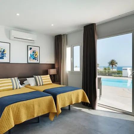 Causel - Luxury With Hot Tub Villa *