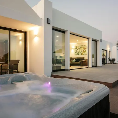 Causel - Luxury With Hot Tub * Puerto del Carmen (Lanzarote)
