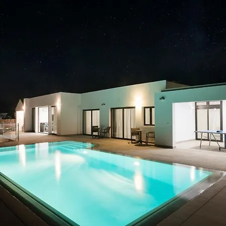 Causel - Luxury With Hot Tub *