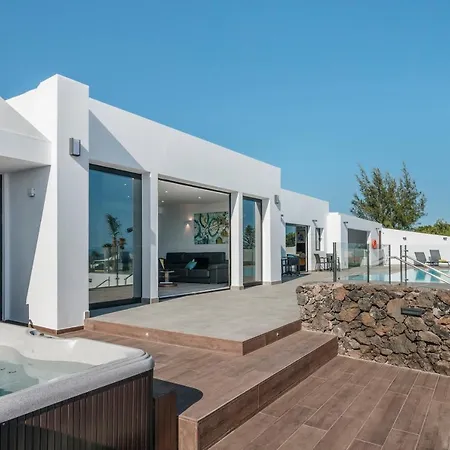 Causel - Luxury With Hot Tub * Puerto del Carmen (Lanzarote)